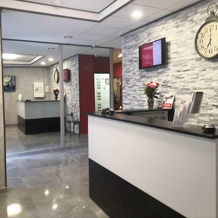 Hotel Moderne Сен Дени Екстериор снимка