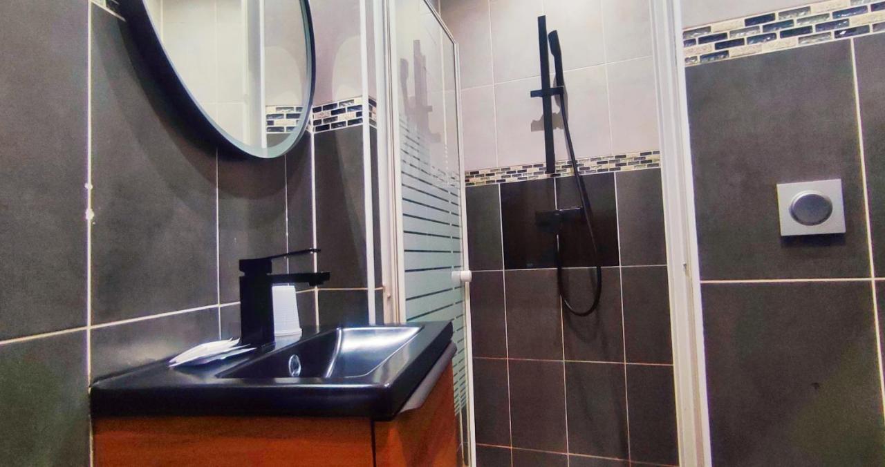 Hotel Moderne Сен Дени Екстериор снимка