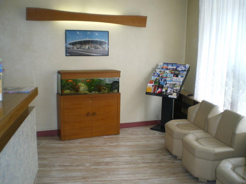 Hotel Moderne Сен Дени Екстериор снимка