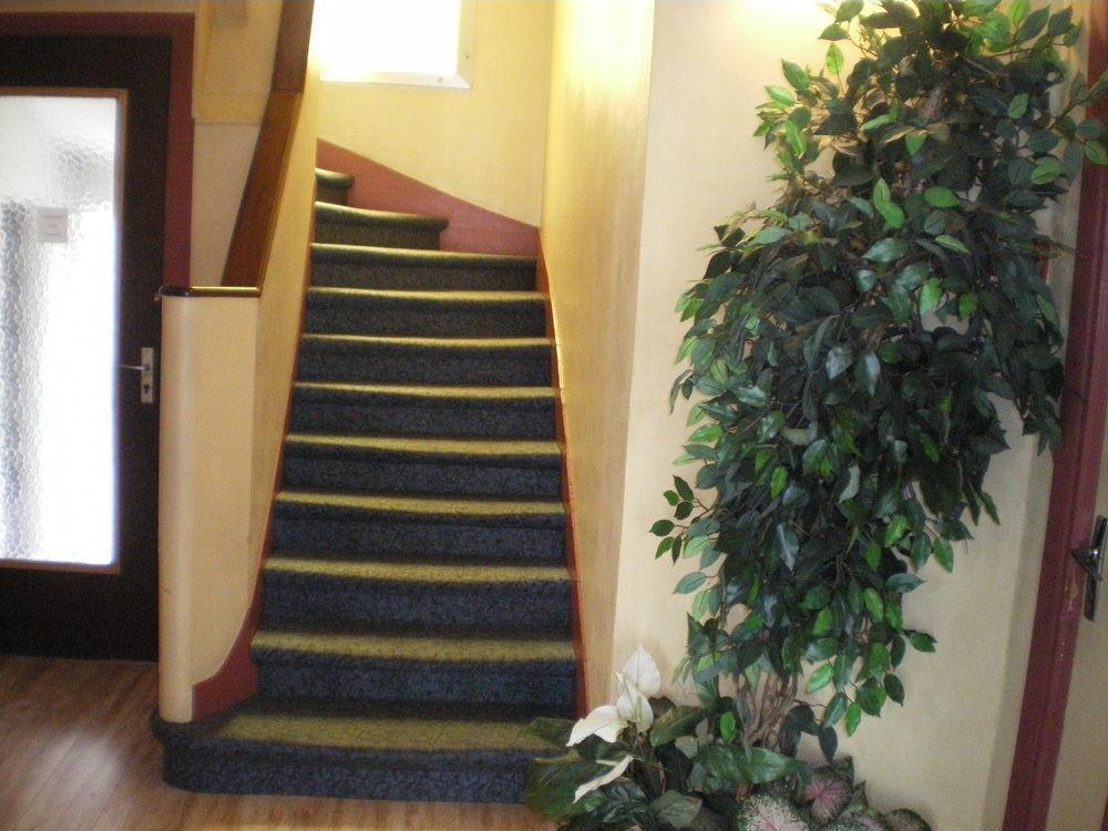 Hotel Moderne Сен Дени Екстериор снимка