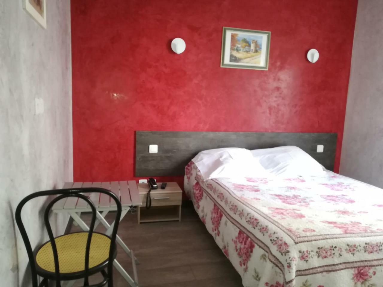 Hotel Moderne Сен Дени Екстериор снимка