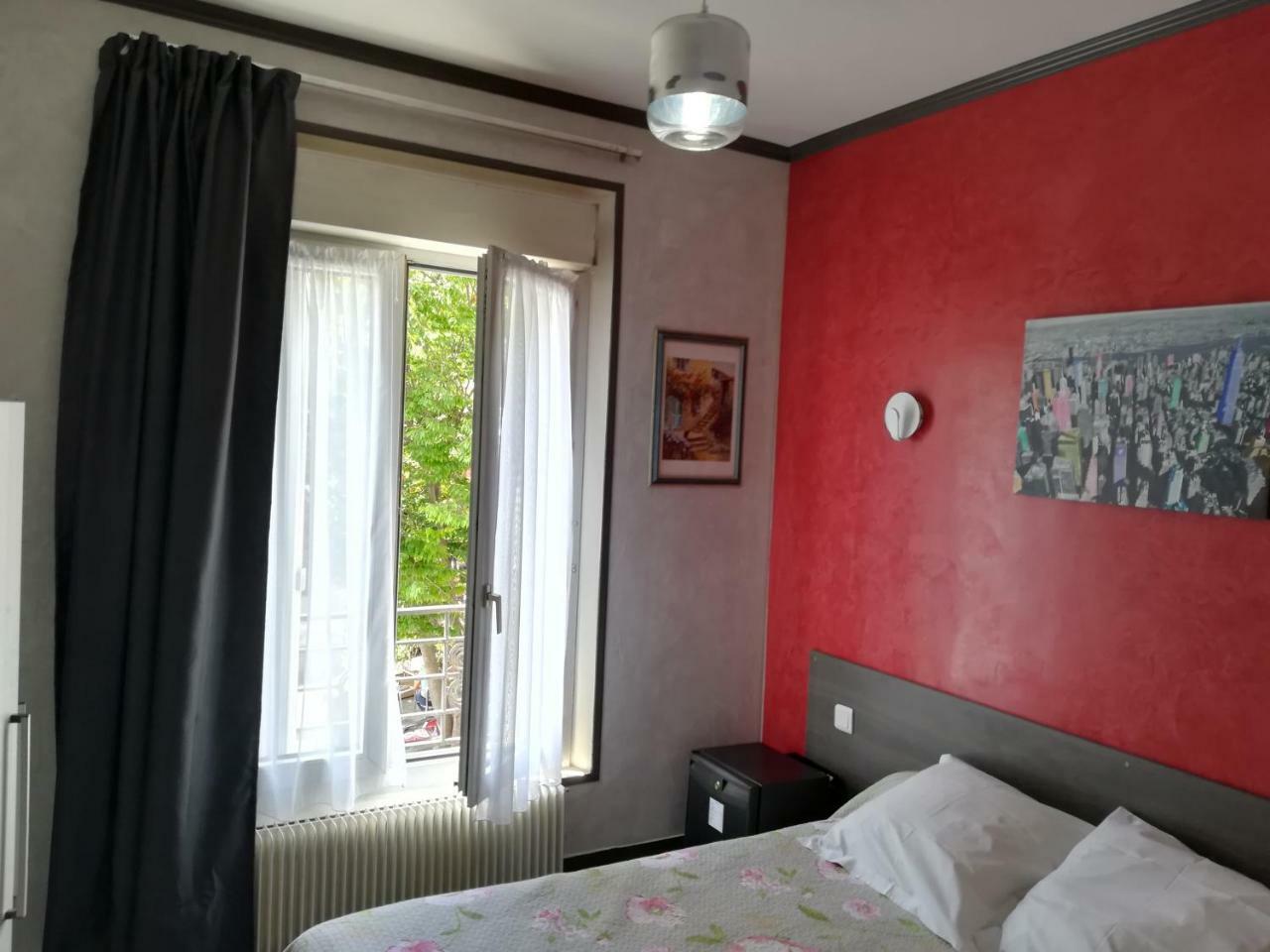 Hotel Moderne Сен Дени Екстериор снимка